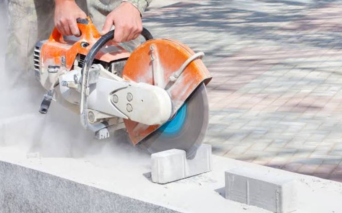 concrete cutting saw